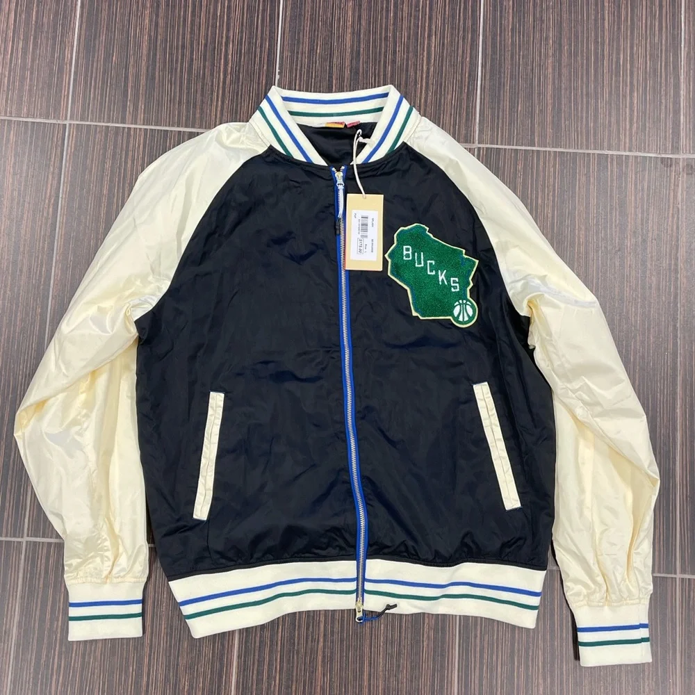 NWT Milwaukee BUCKS TEAM JACKET - Pupil NBA